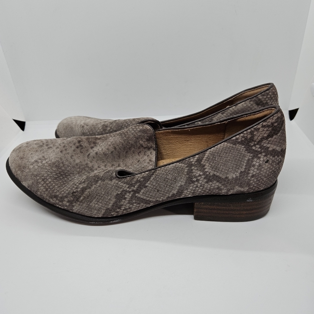 Sofft Severn Gray Python Print Suede Loafers Size… - image 3
